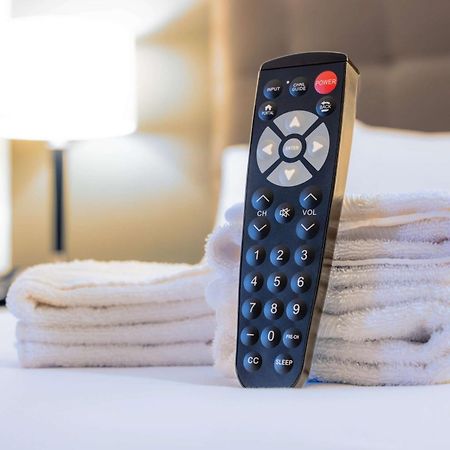 Drury Inn & Suites Overland Park Bagian luar foto
