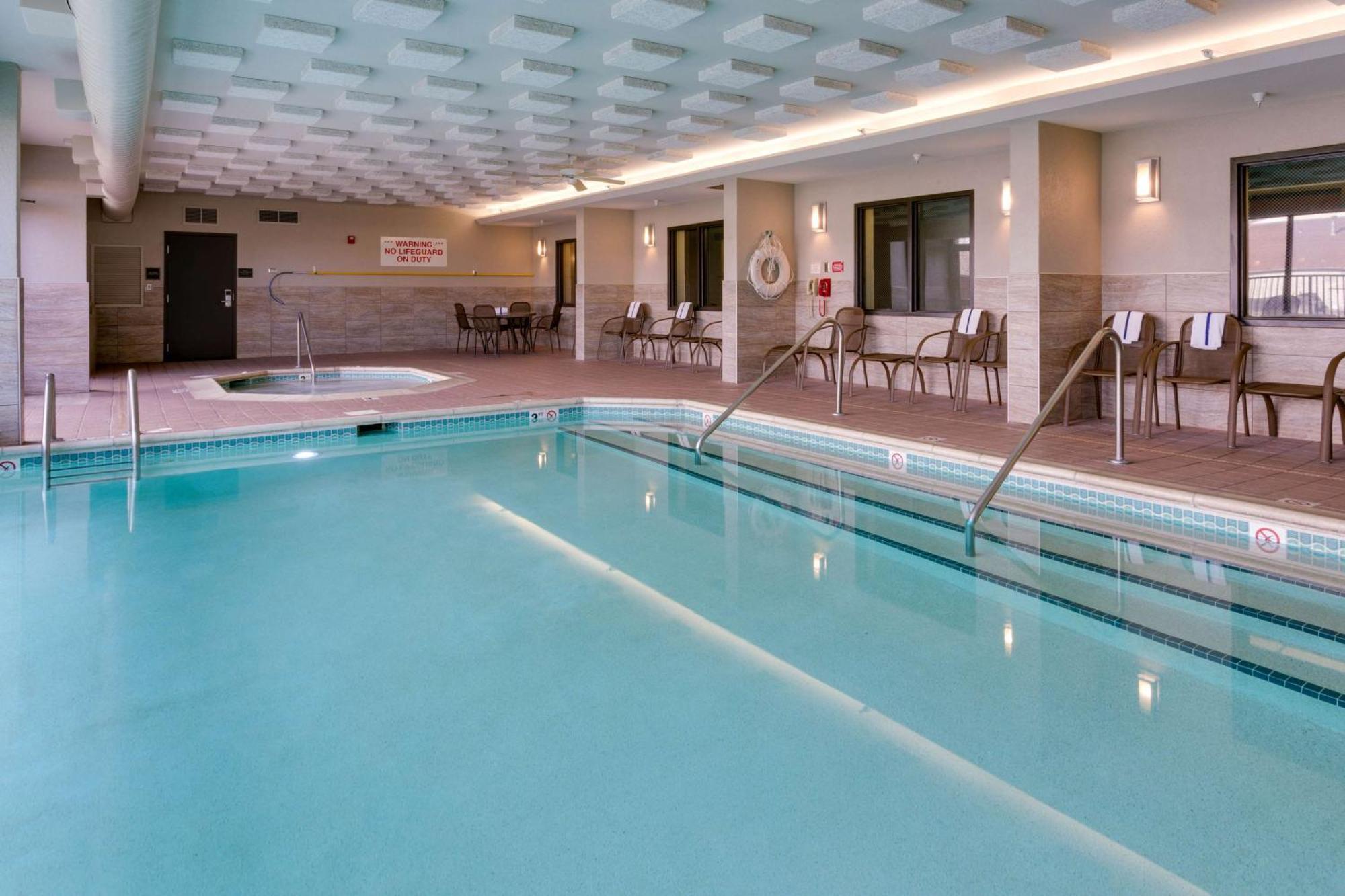 Drury Inn & Suites Overland Park Bagian luar foto