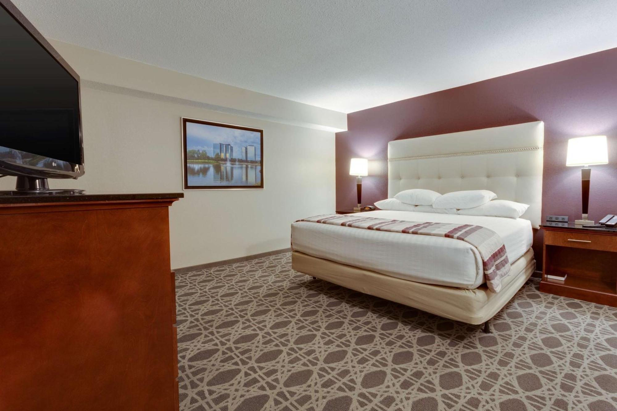 Drury Inn & Suites Overland Park Bagian luar foto