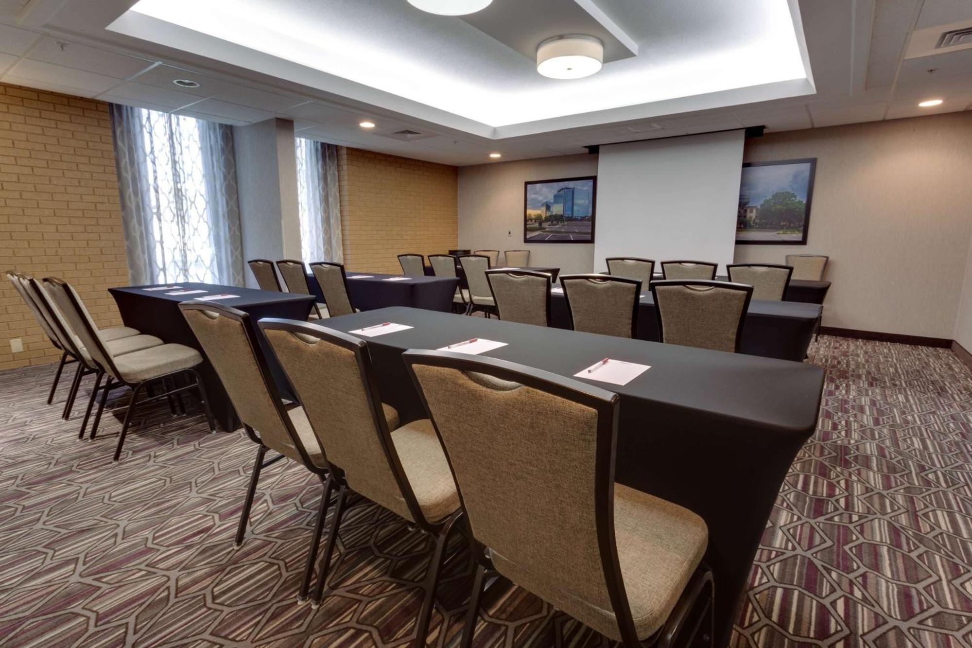 Drury Inn & Suites Overland Park Bagian luar foto