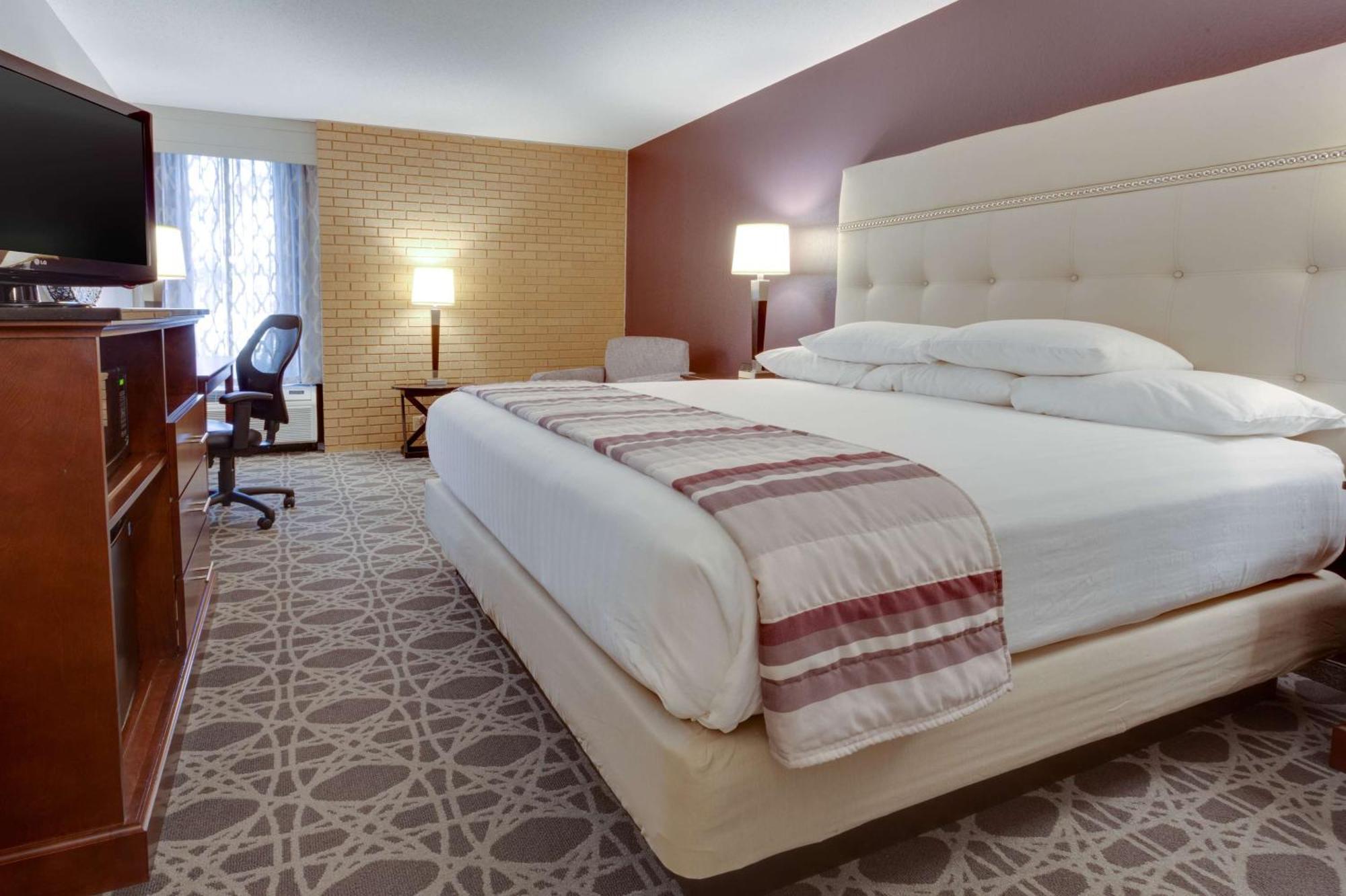 Drury Inn & Suites Overland Park Bagian luar foto