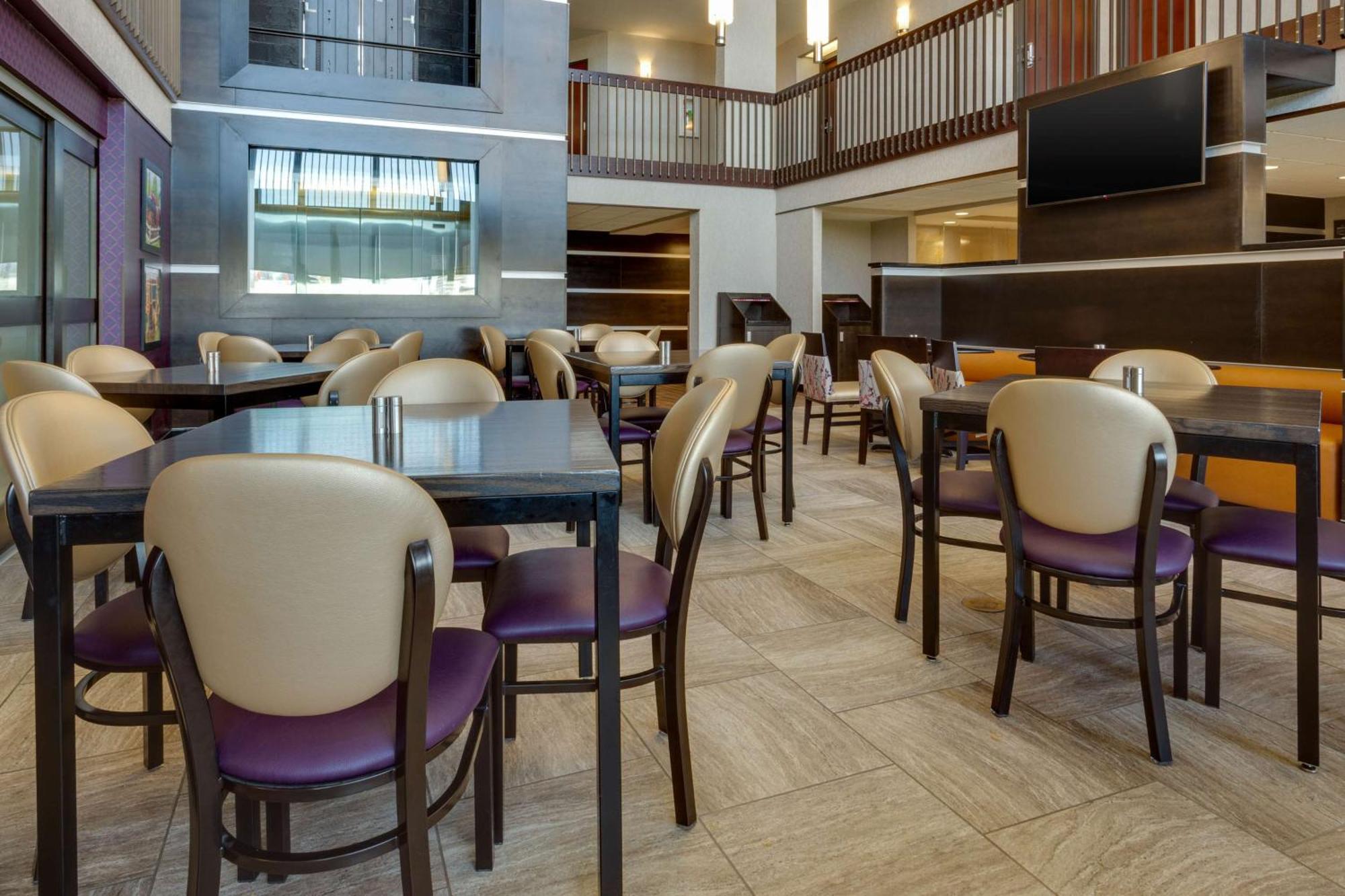 Drury Inn & Suites Overland Park Bagian luar foto