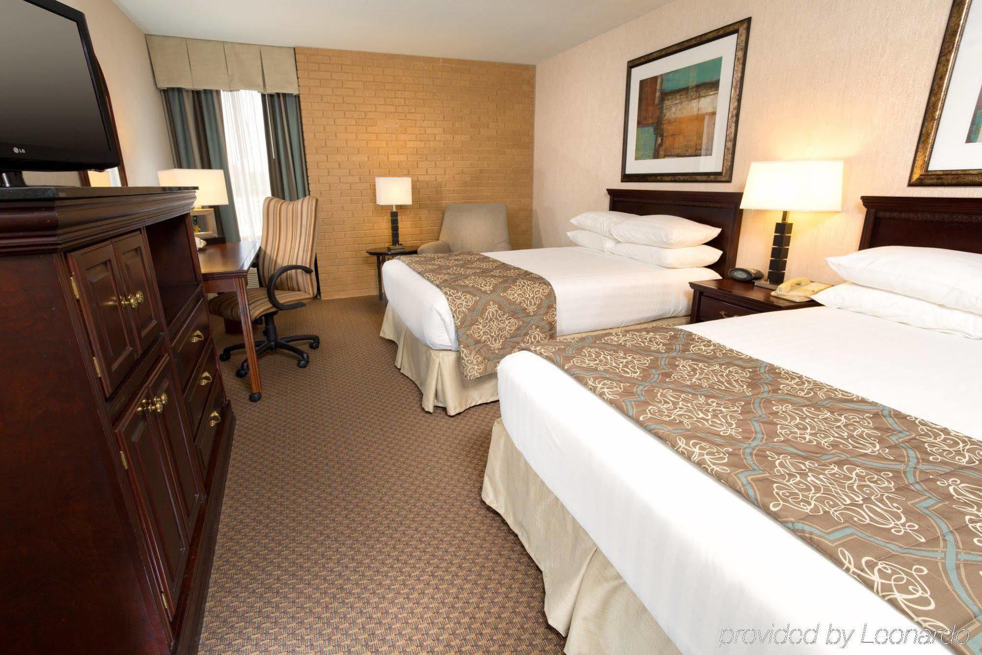 Drury Inn & Suites Overland Park Bagian luar foto