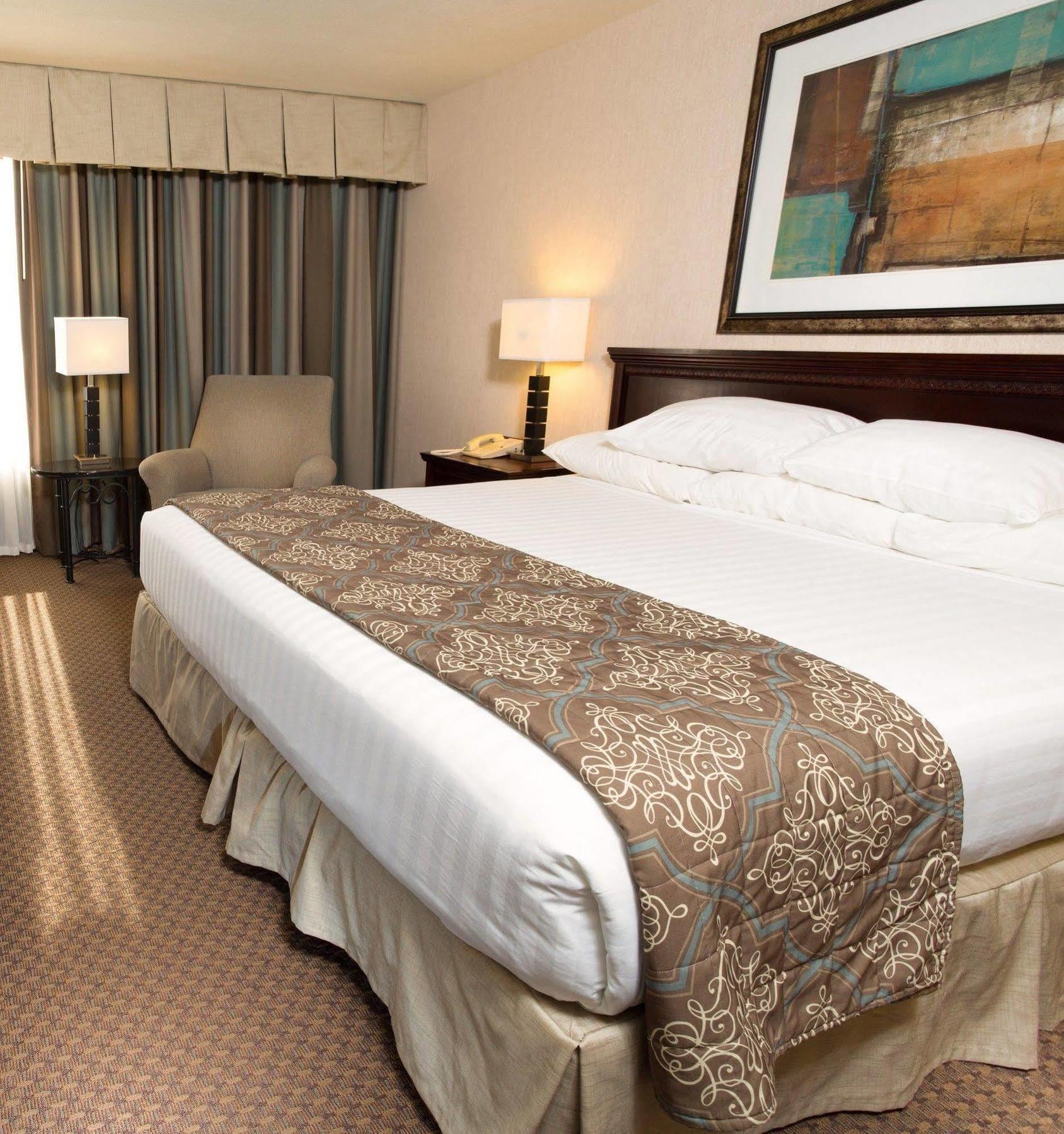 Drury Inn & Suites Overland Park Bagian luar foto